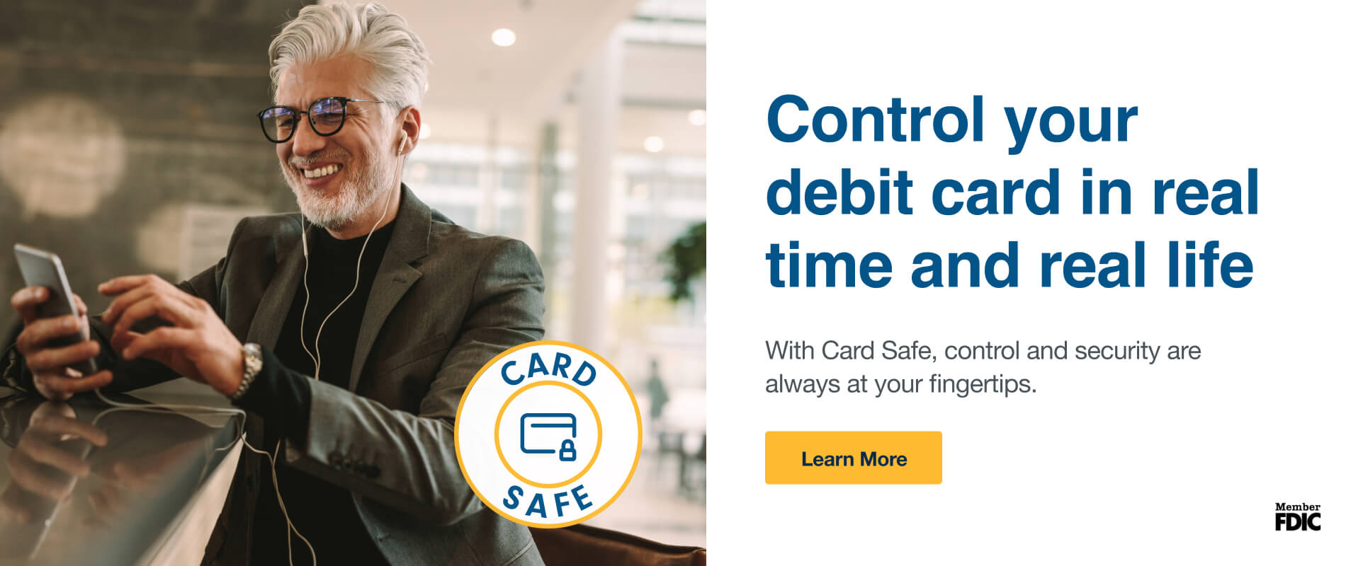 Control your
debit card in real time and real life